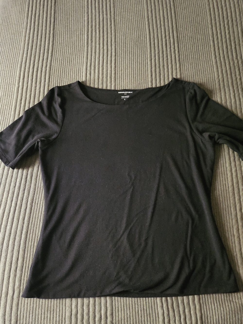 Banana Republic Black Short Sleeve Scoop Neck Tee